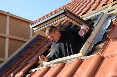 Pose de fenêtres de toit Velux à Reilhanette